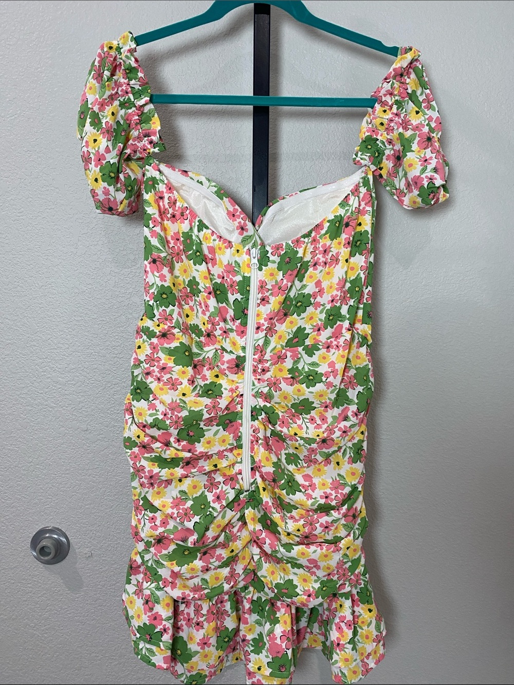 Fashion Nova Pink, Green & Yellow Floral Tie-Front Puff Sleeve Mini Dress💝🌸💐🌿 - Picture 5 of 10